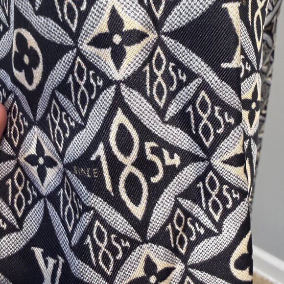 Authentic Louis Vuitton Since 1854 Silk Button Up Blouse in Size 42 with COA - Picture 7 of 11